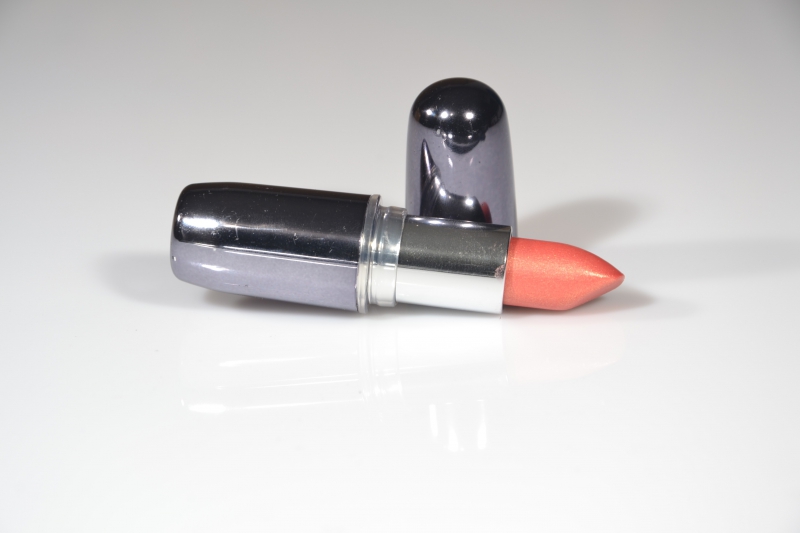 esthetique-BERRE LES ALPES-min_lipstick-273109